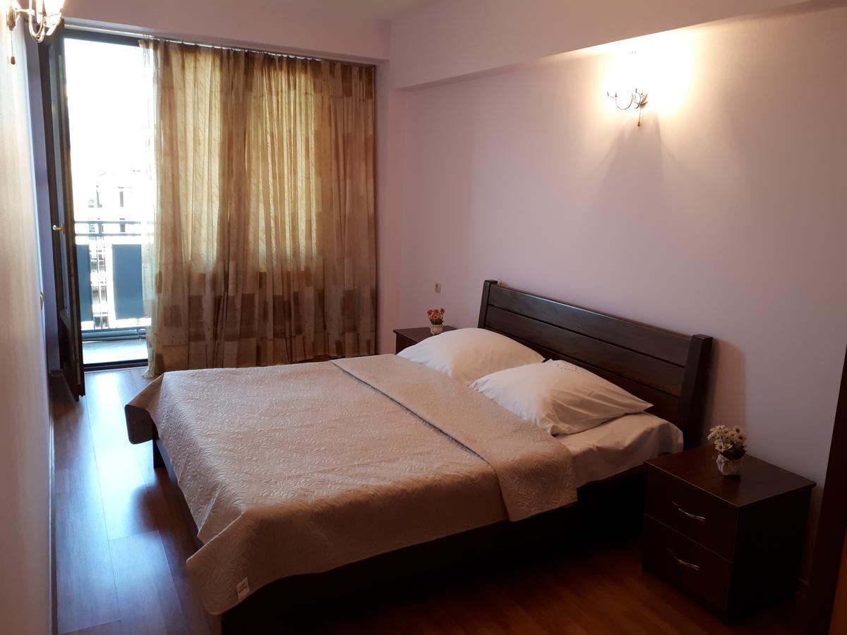 Apartment Archil Батуми Екстериор снимка